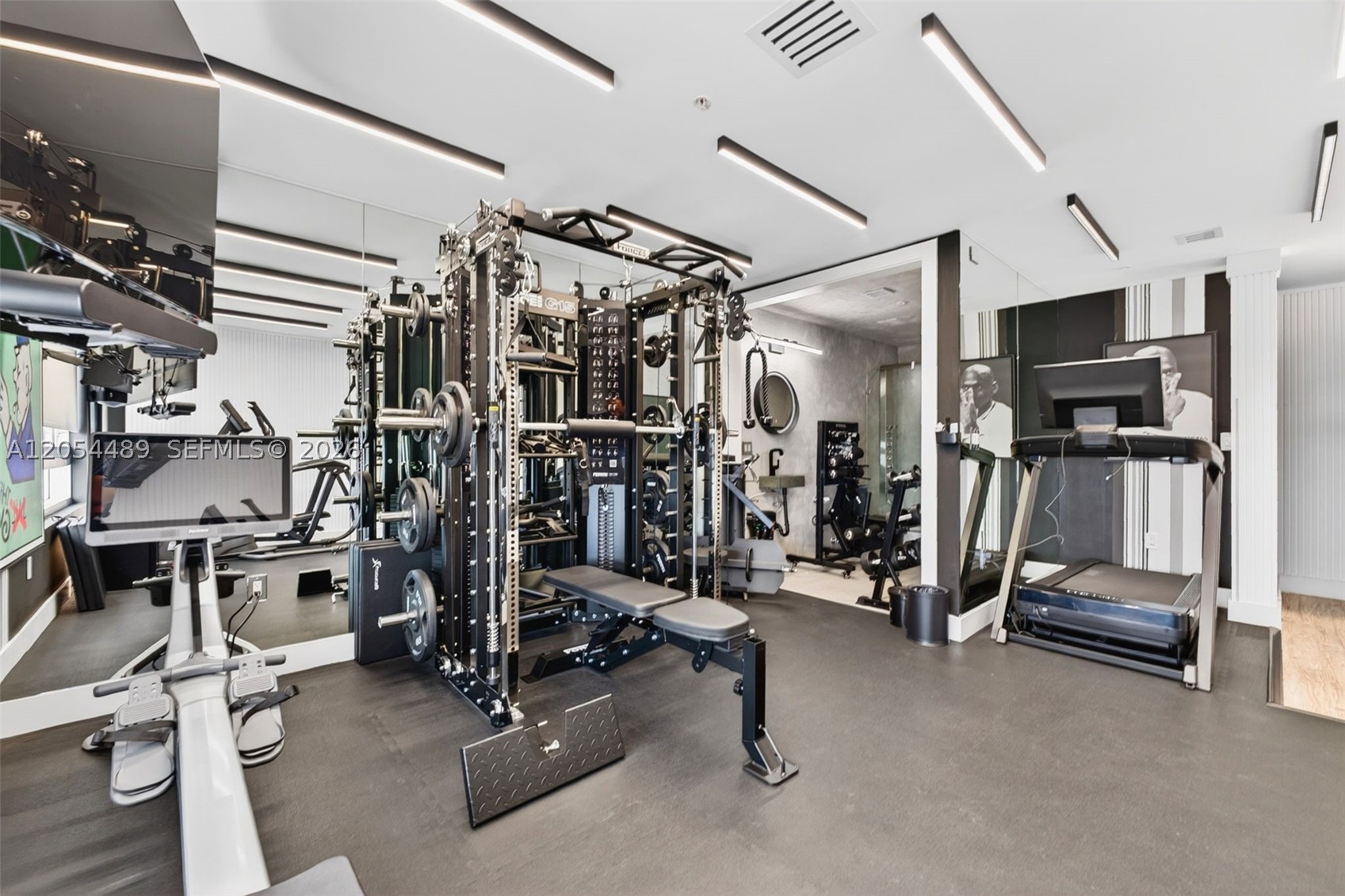 IVY CONDO - Residential