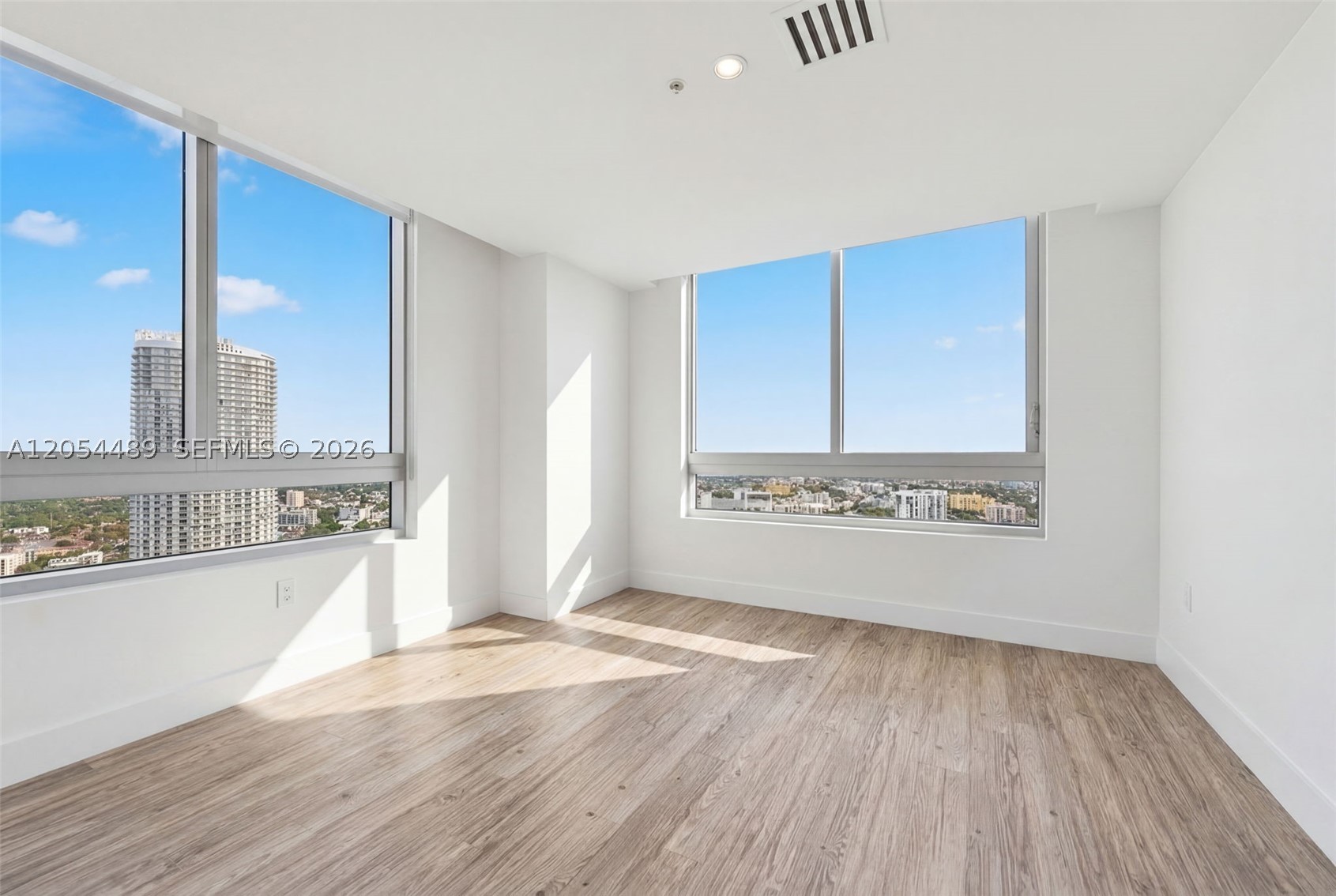 IVY CONDO - Residential