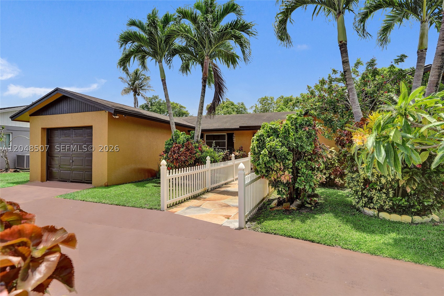 BOCA TRAILS 2 - Residential