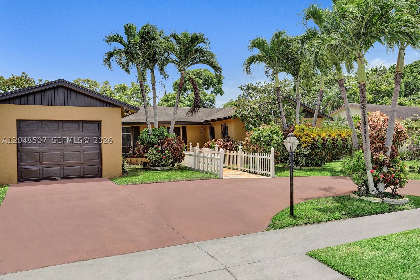 BOCA TRAILS 2 - Residential