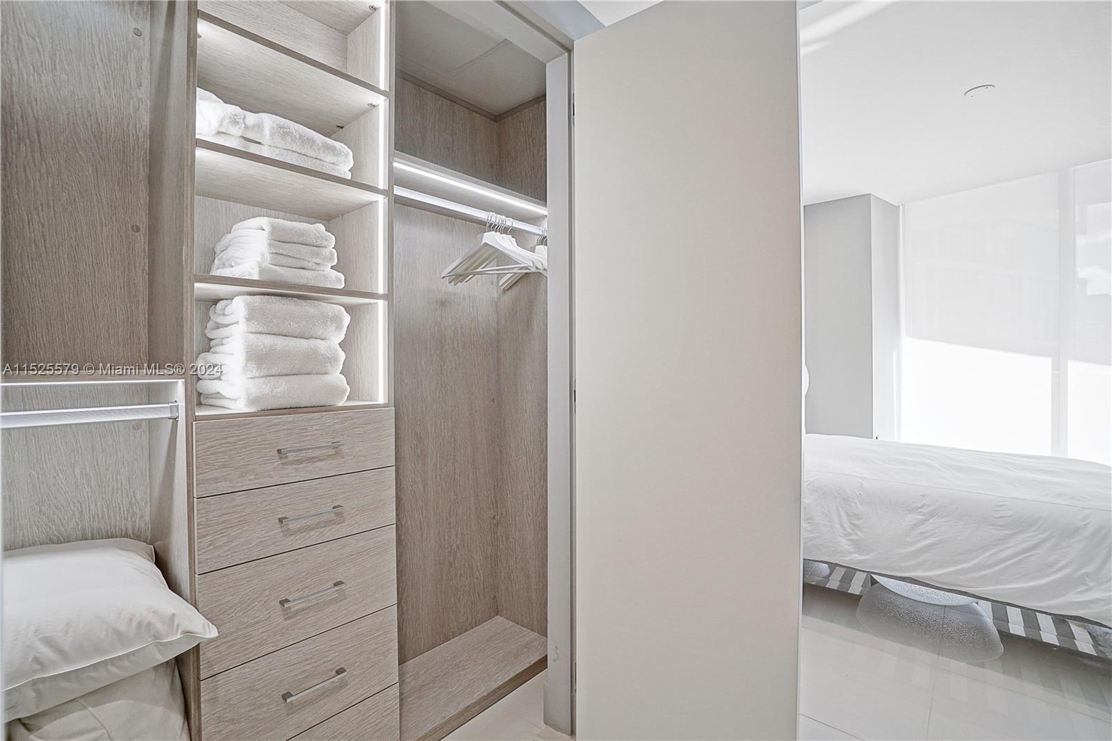 ICONBRICKELL CONDO NO 1 - Residential Lease