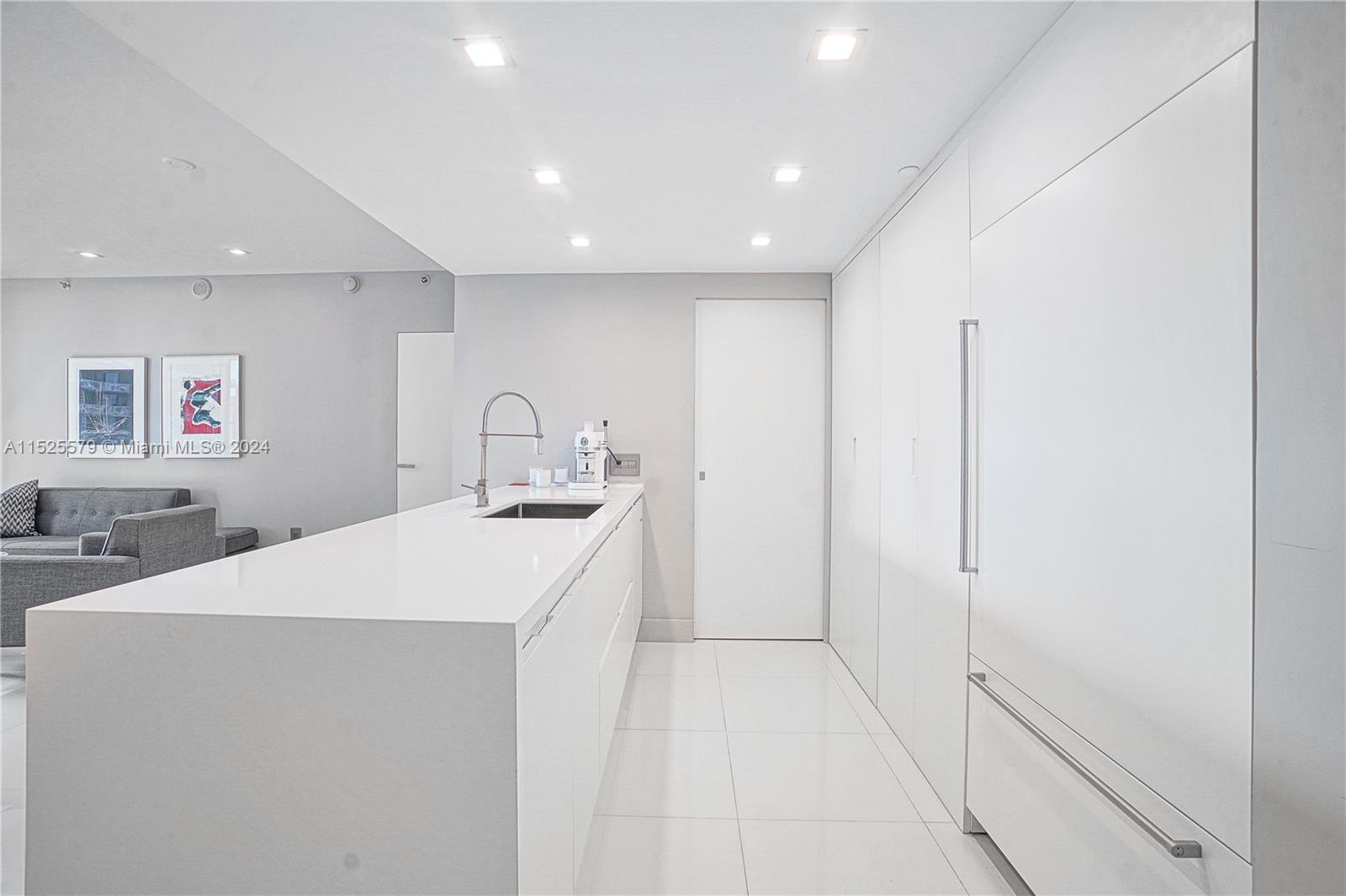 ICONBRICKELL CONDO NO 1 - Residential Lease