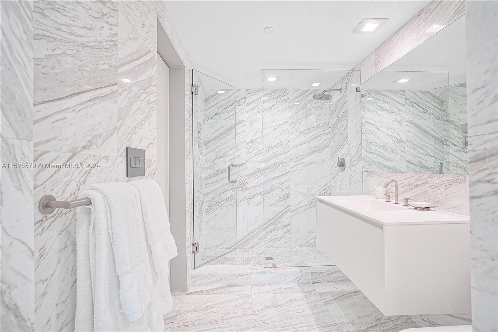 ICONBRICKELL CONDO NO 1 - Residential Lease
