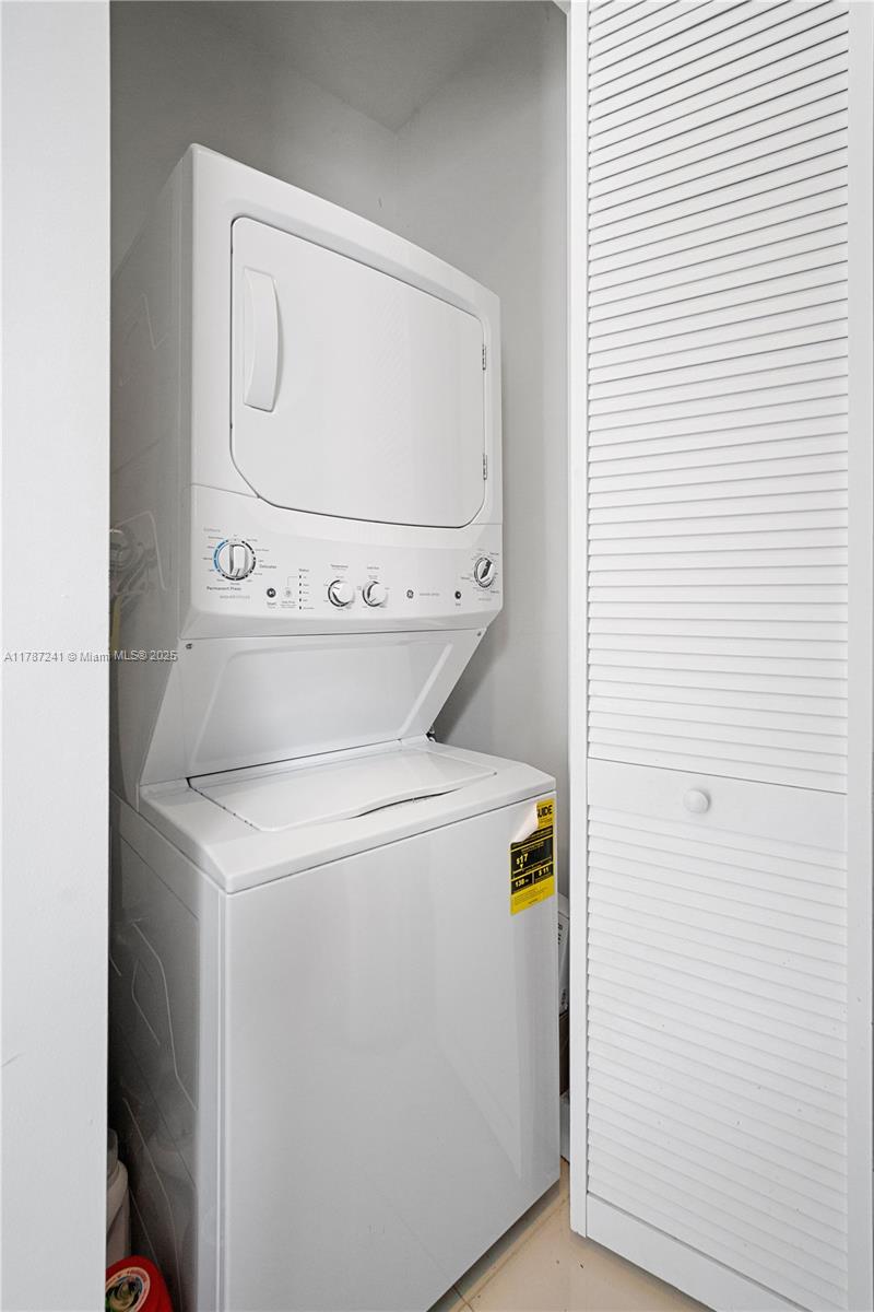 LANDMARK AT DORAL - Residential Lease