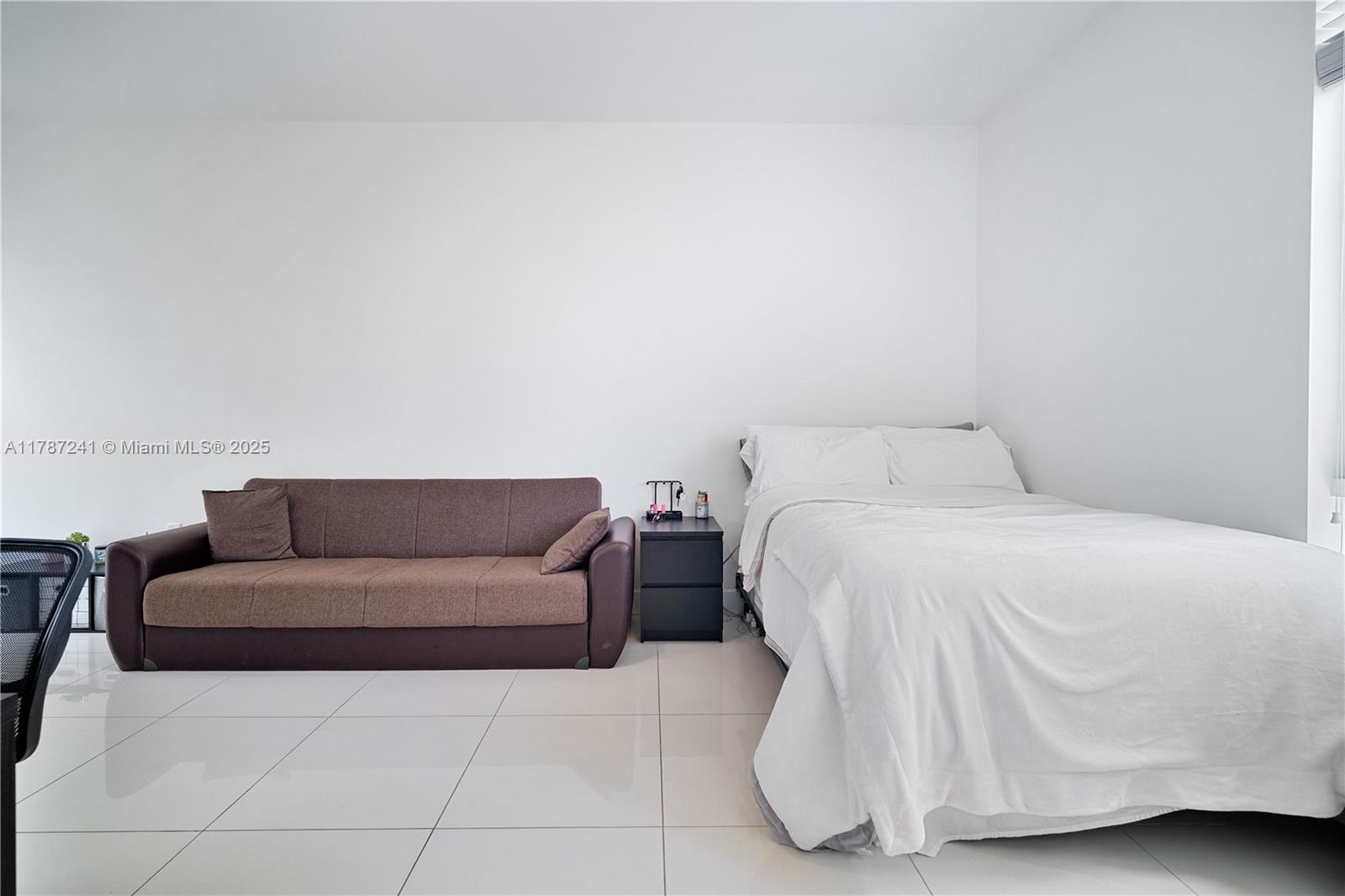 LANDMARK AT DORAL - Residential Lease
