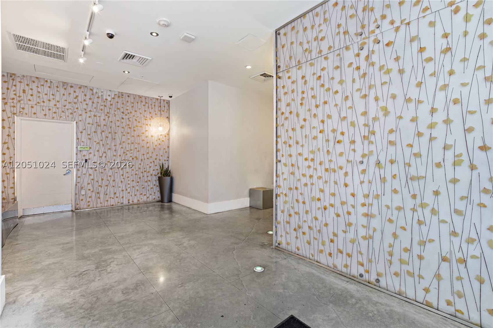 THE LOFT DOWNTOWN II COND - Residential Lease