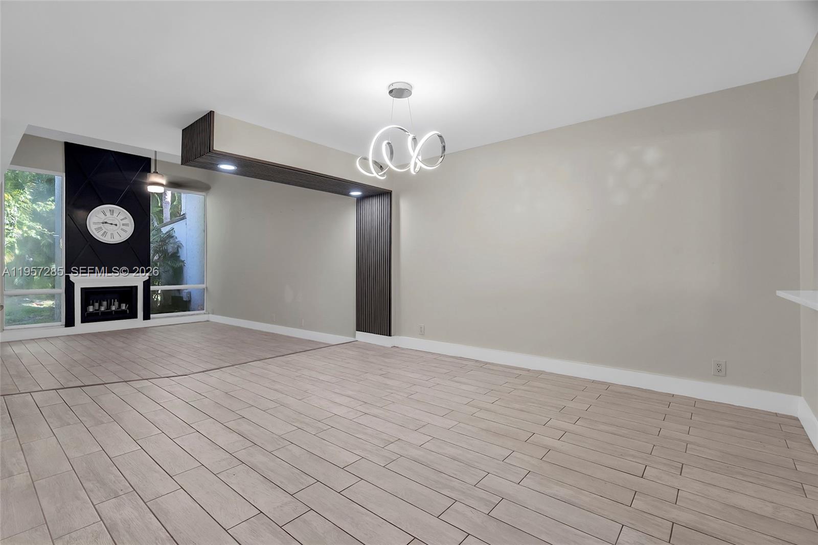 CANARY PALM CLUB - Residential
