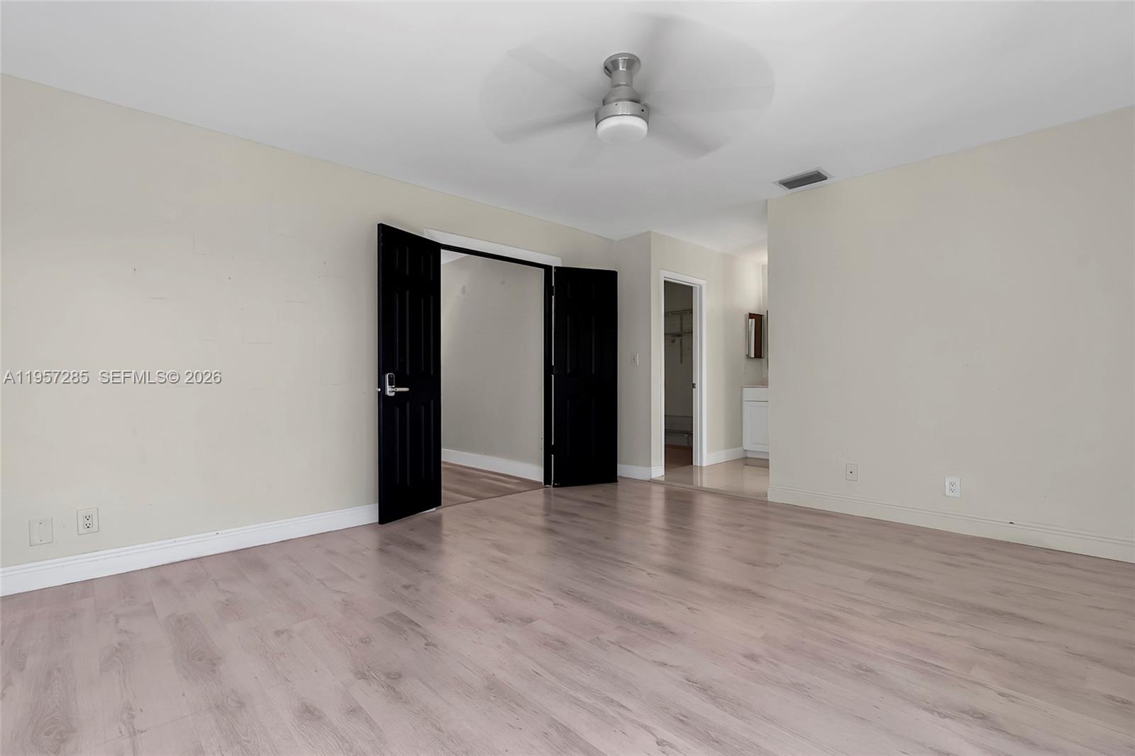 CANARY PALM CLUB - Residential