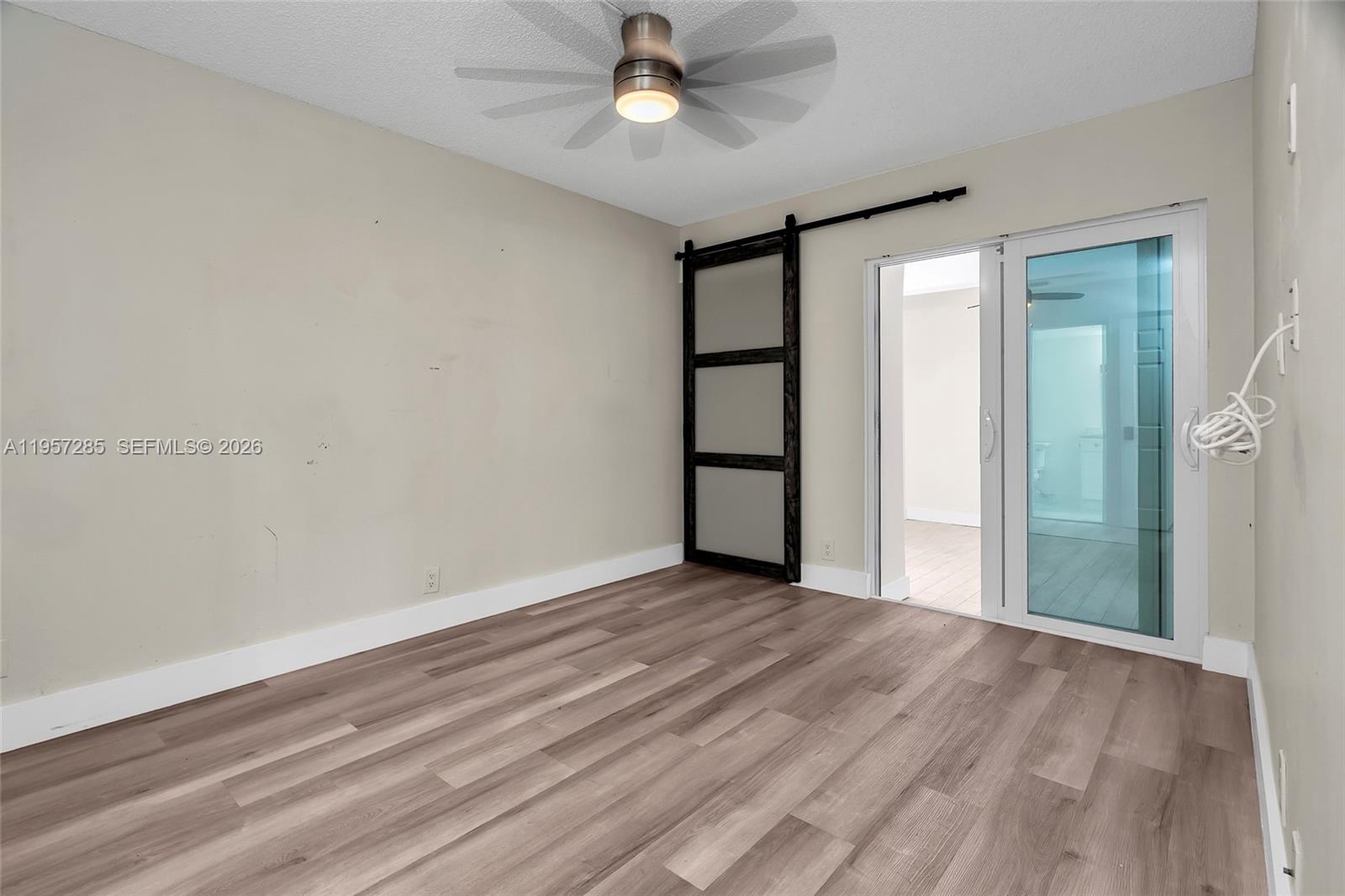 CANARY PALM CLUB - Residential