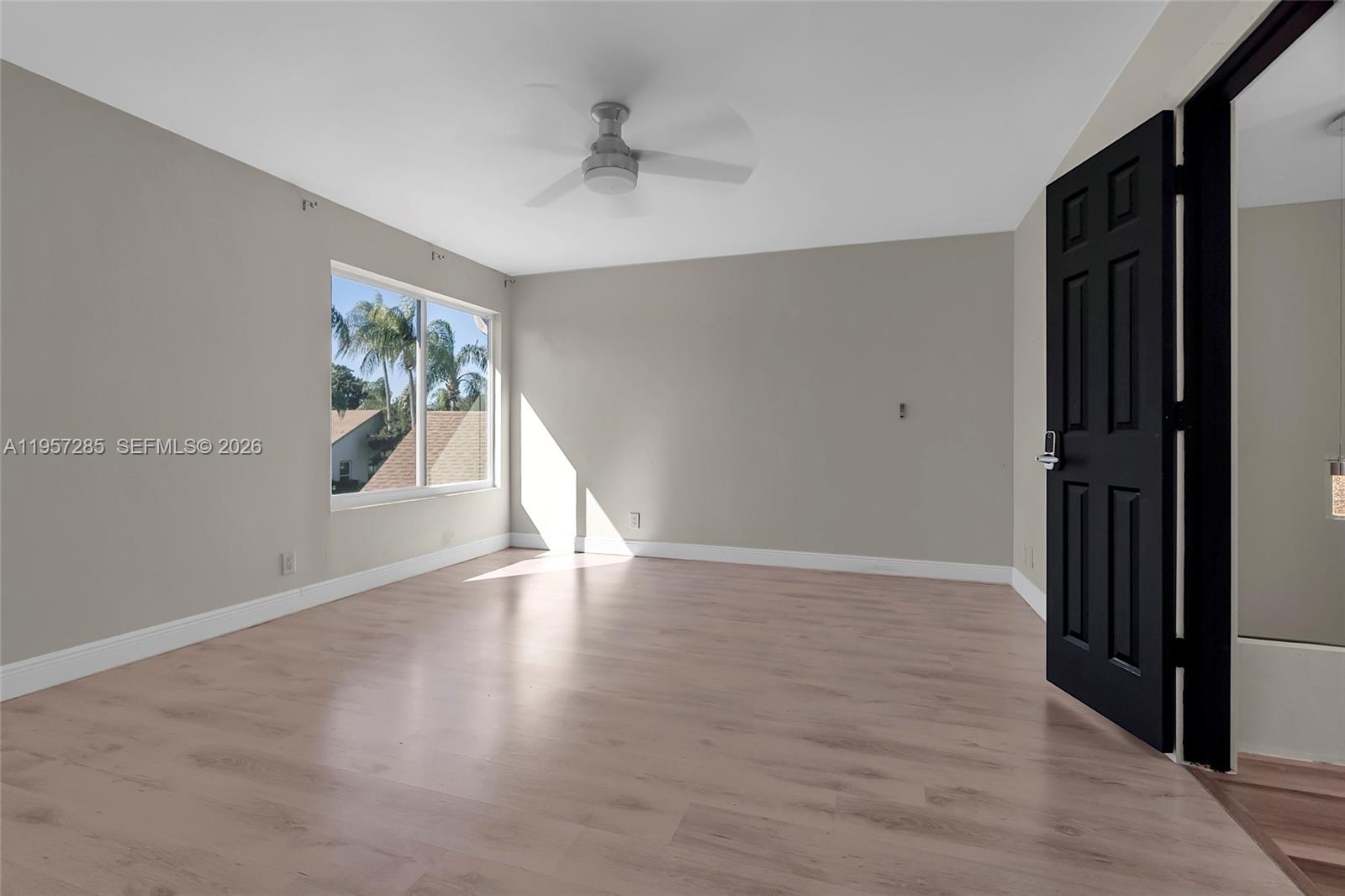 CANARY PALM CLUB - Residential