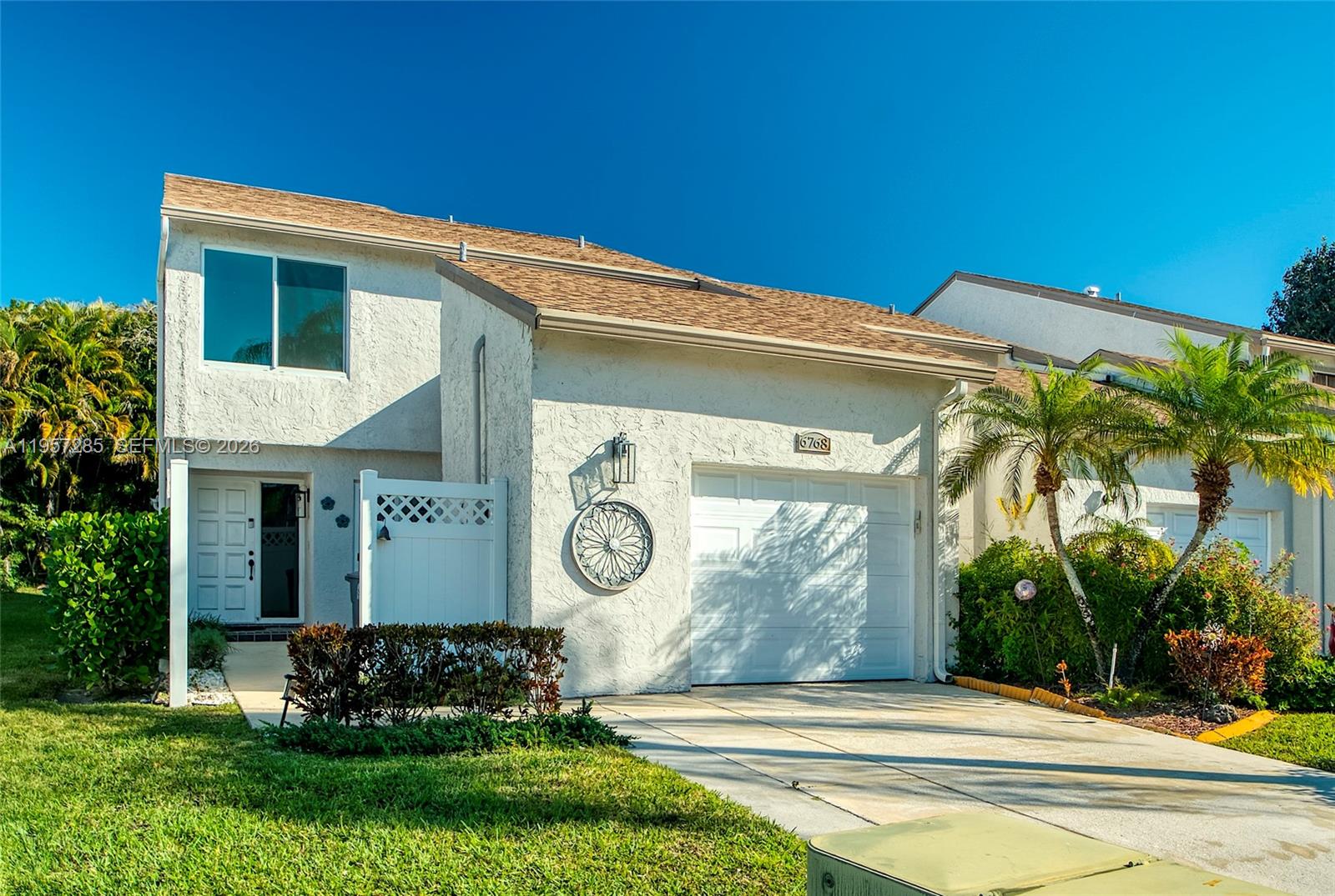 CANARY PALM CLUB - Residential