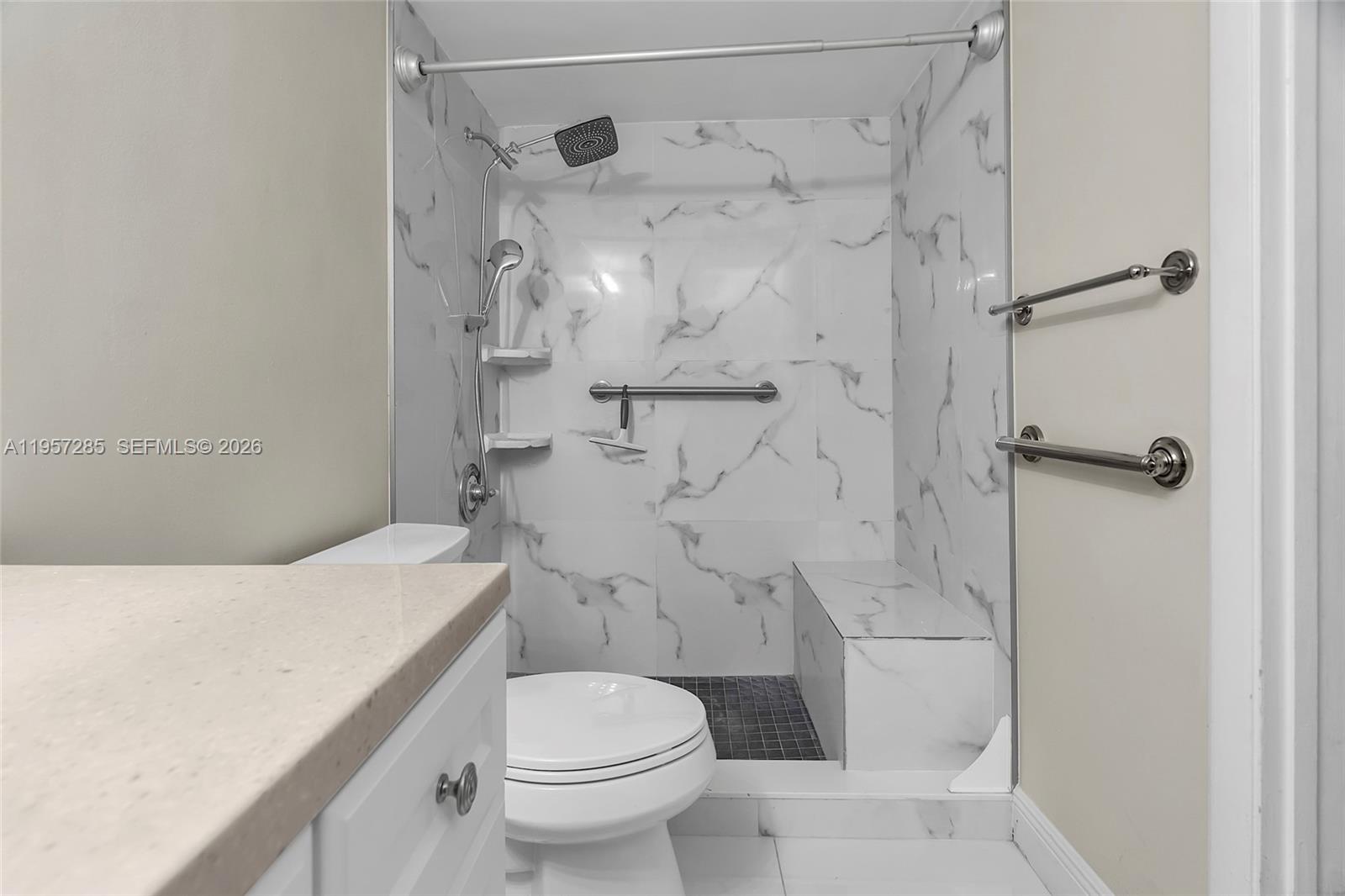 CANARY PALM CLUB - Residential