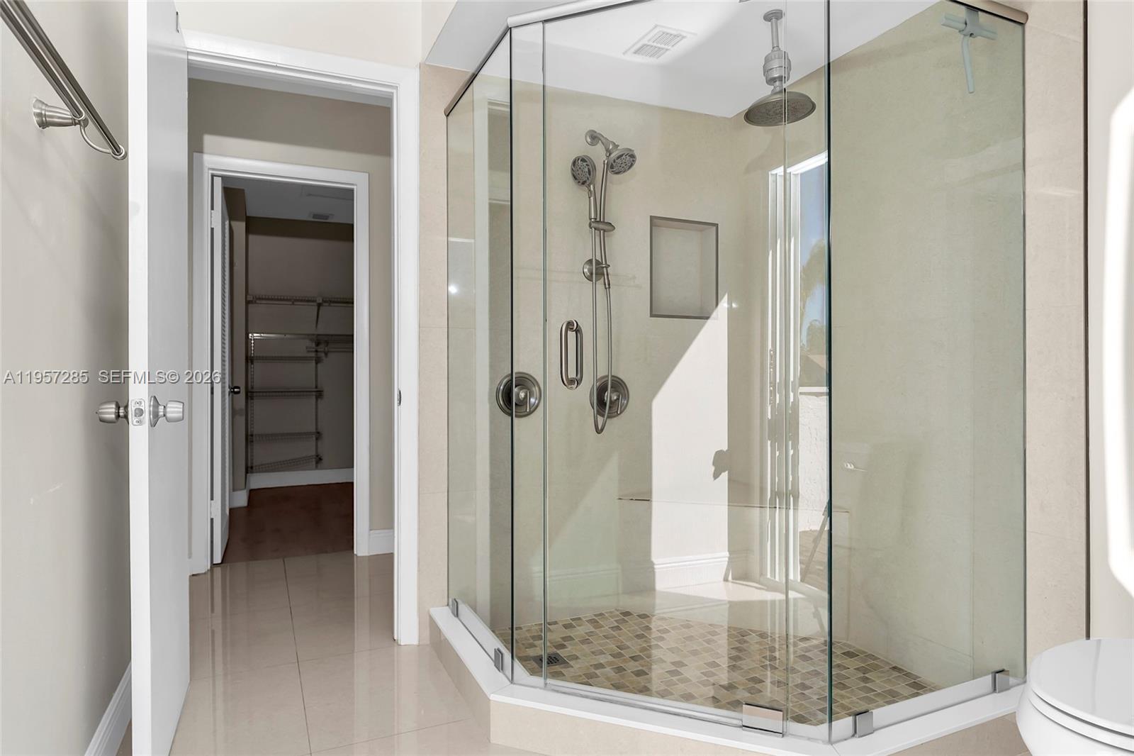 CANARY PALM CLUB - Residential