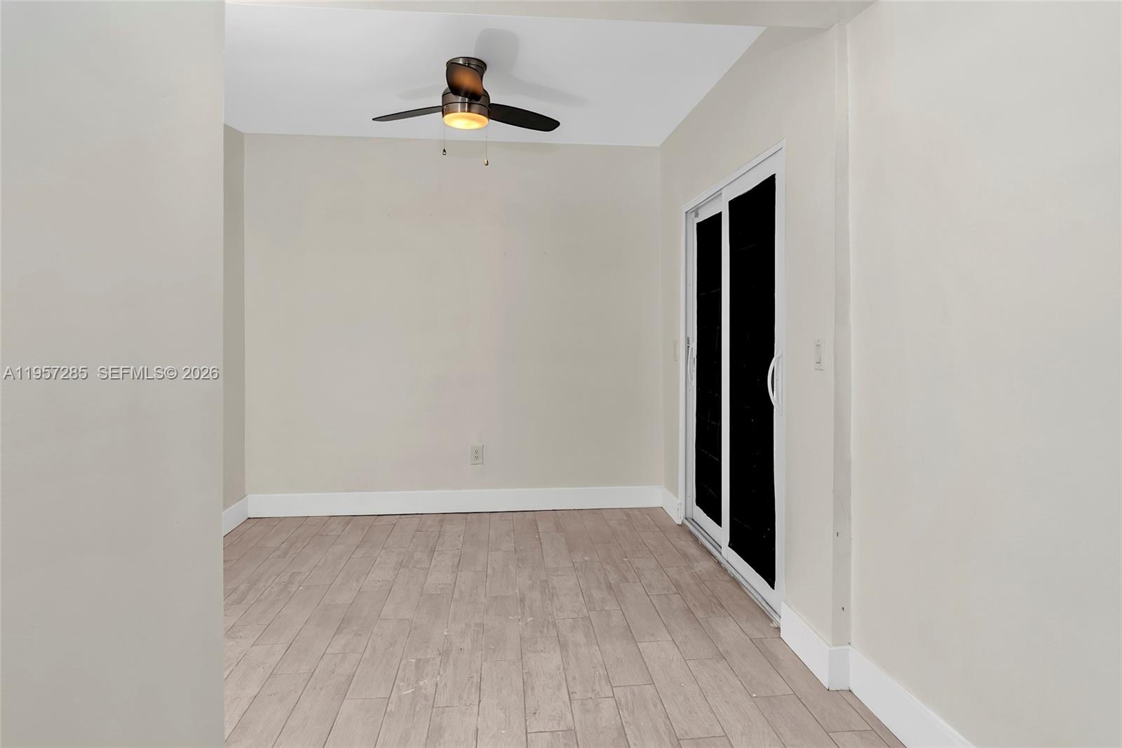 CANARY PALM CLUB - Residential