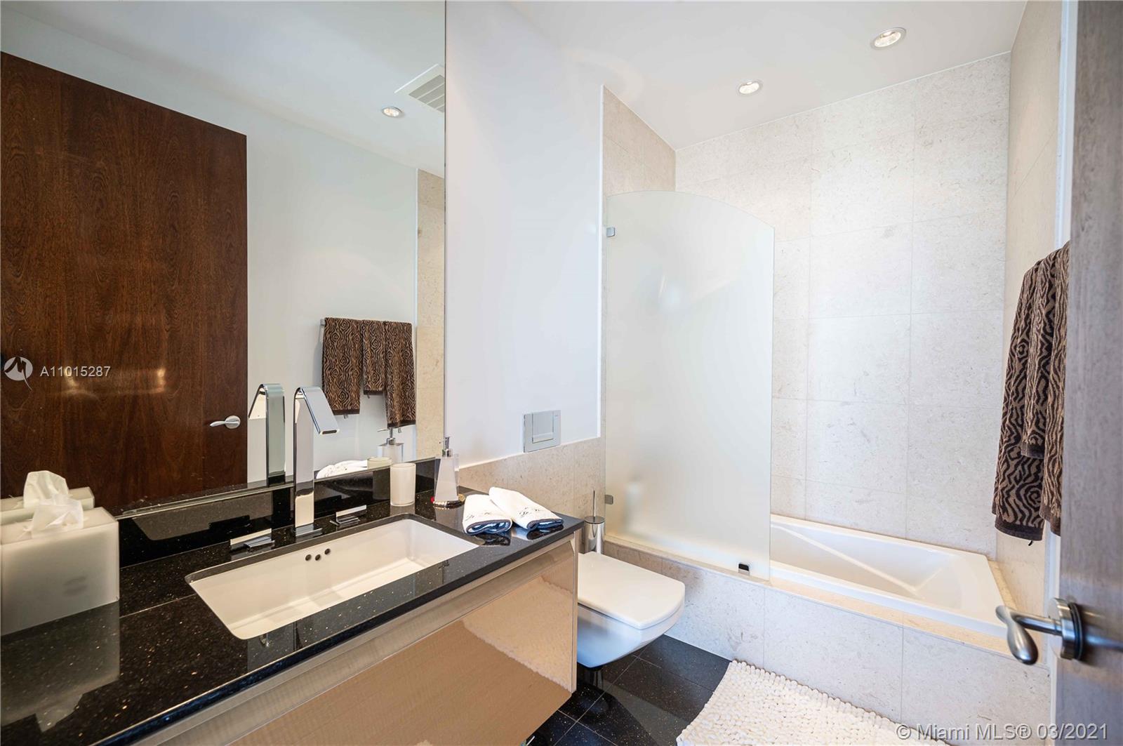 APOGEE CONDO - Residential