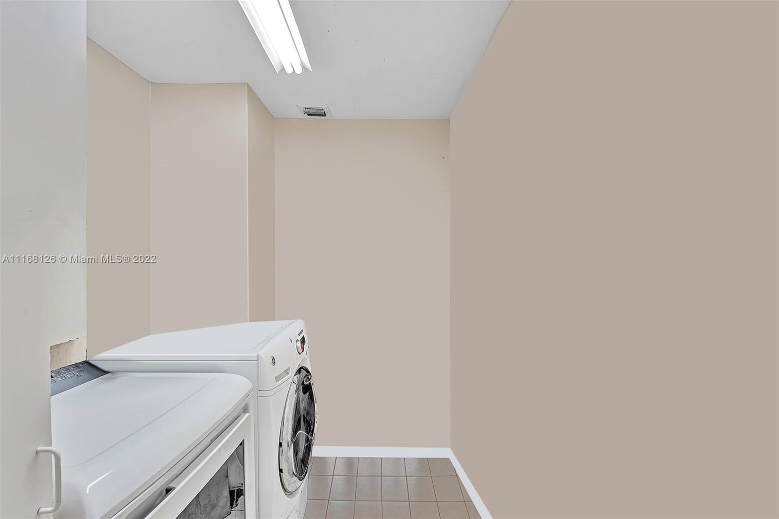 AMD PLAT OF SUNSET LAKE S - Residential