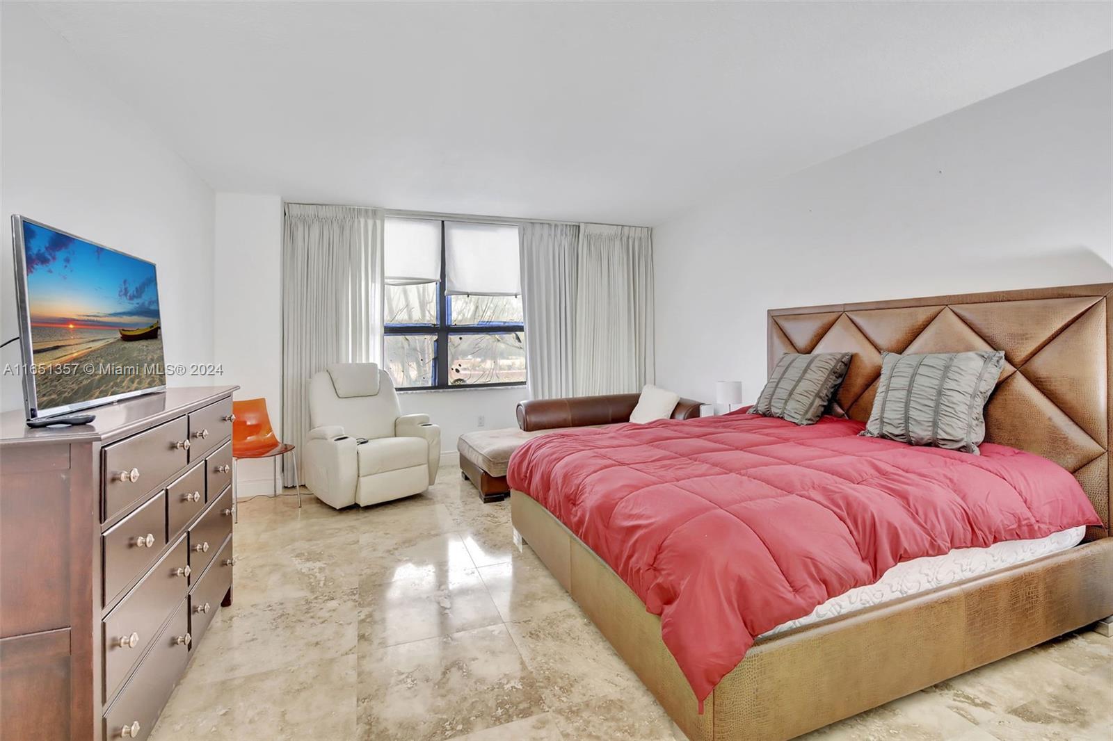 BALMORAL CONDO - Residential