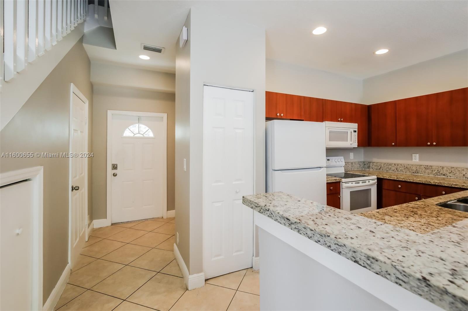 HOLLYWOOD BEACH GARDENS - Residential Lease