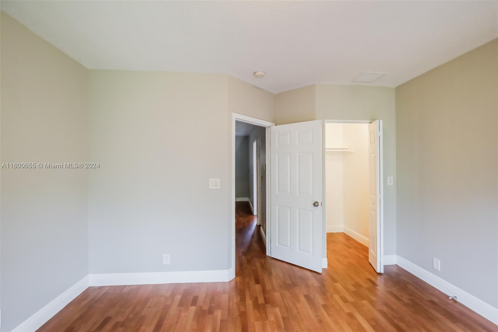 HOLLYWOOD BEACH GARDENS - Residential Lease