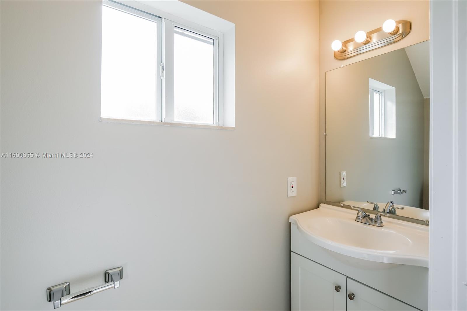 HOLLYWOOD BEACH GARDENS - Residential Lease