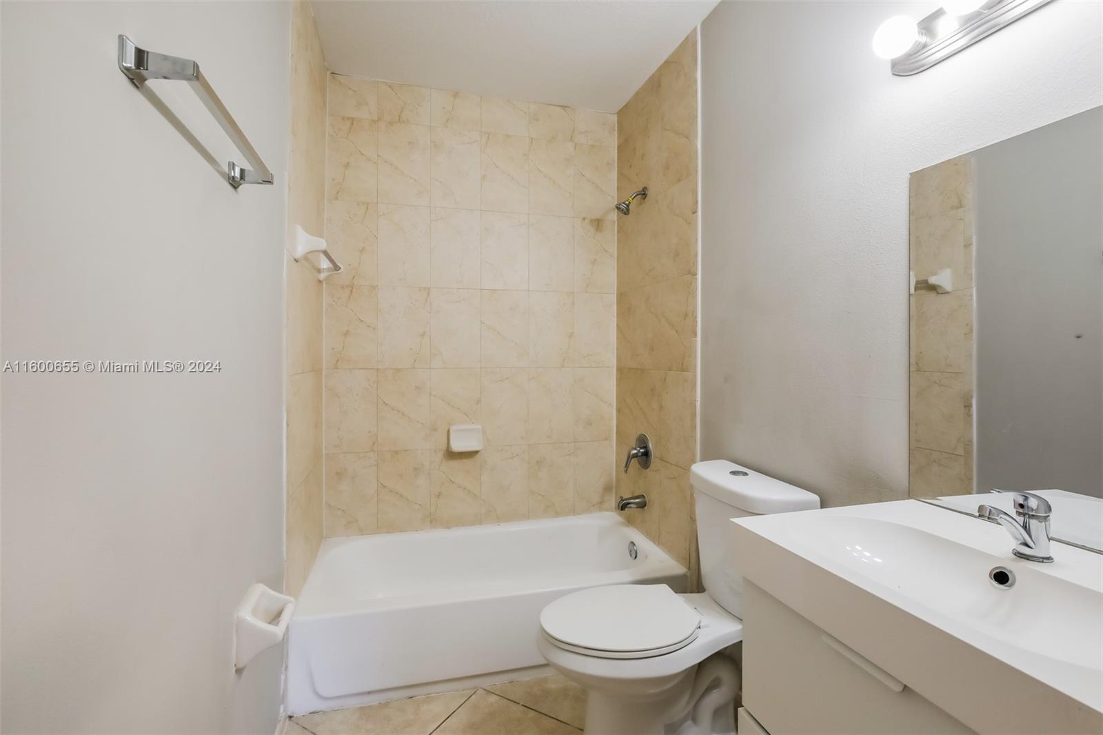HOLLYWOOD BEACH GARDENS - Residential Lease