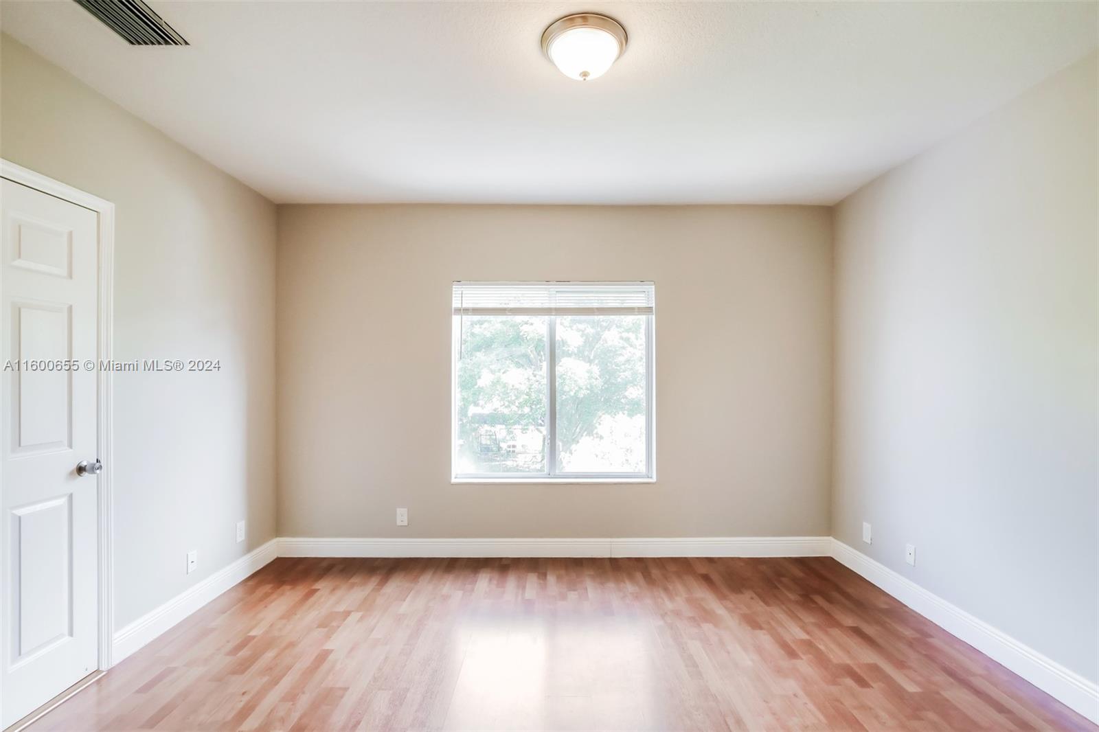 HOLLYWOOD BEACH GARDENS - Residential Lease