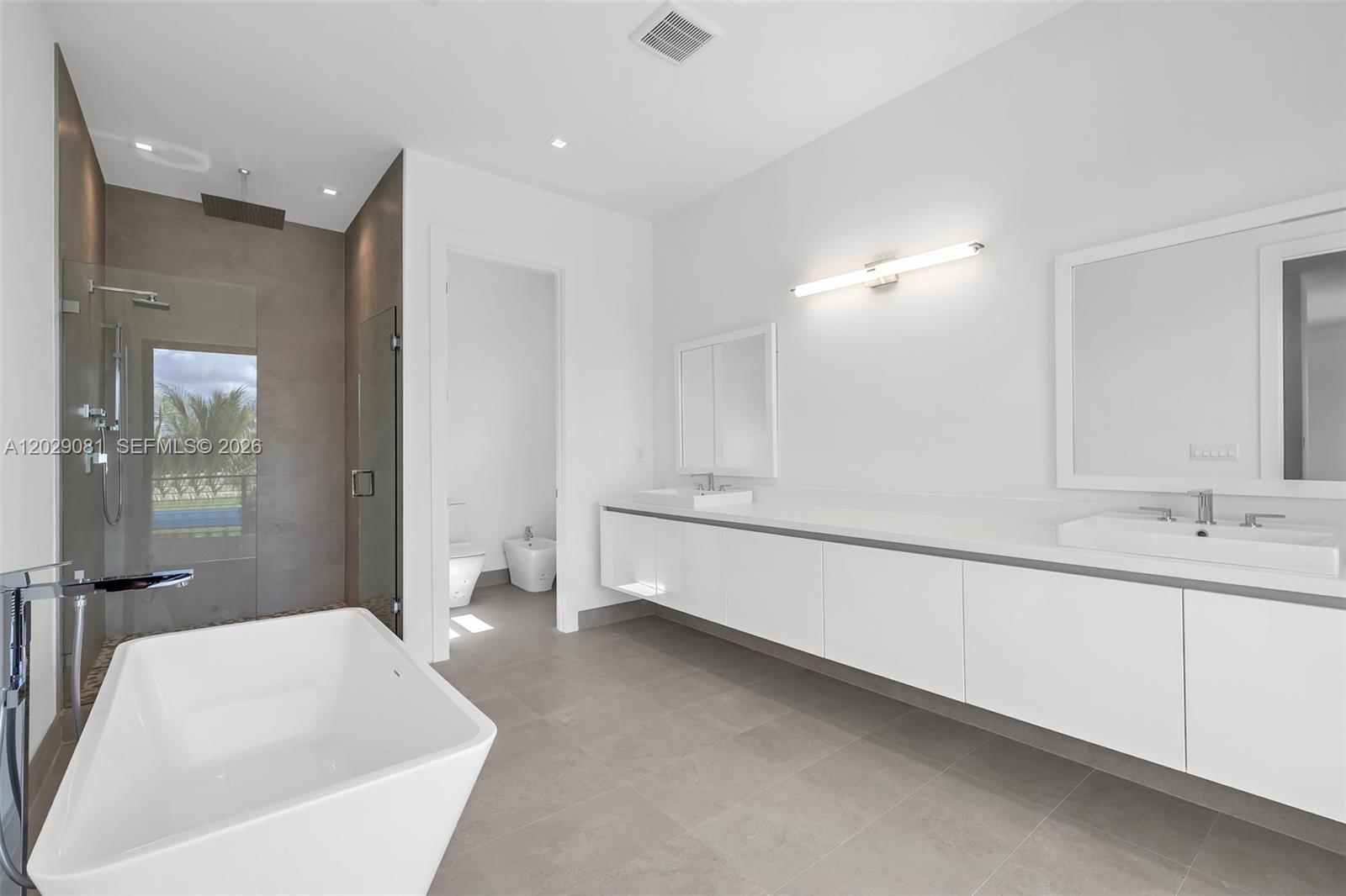 WESTON ESTATES - Residential