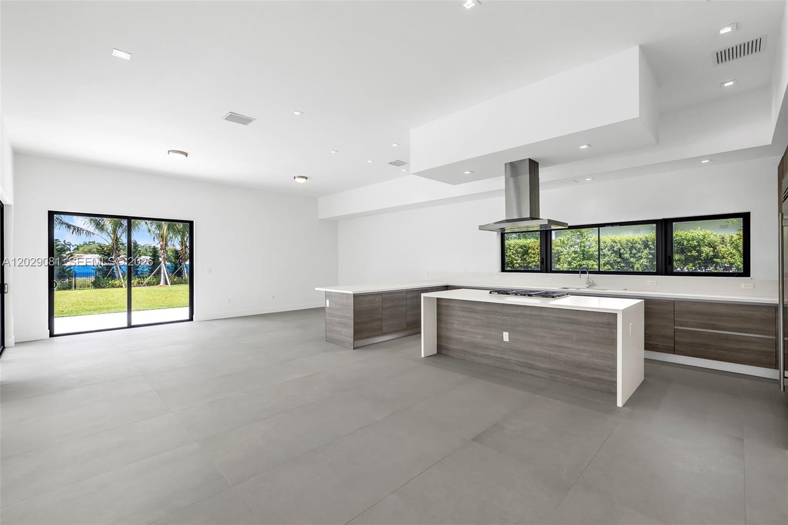 WESTON ESTATES - Residential