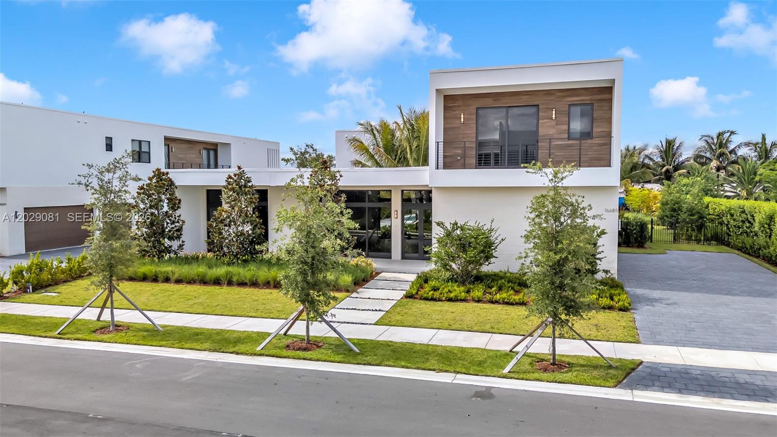 WESTON ESTATES - Residential