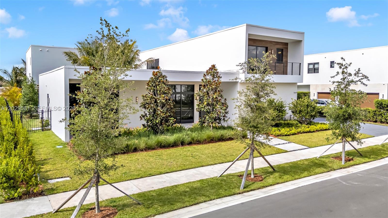WESTON ESTATES - Residential