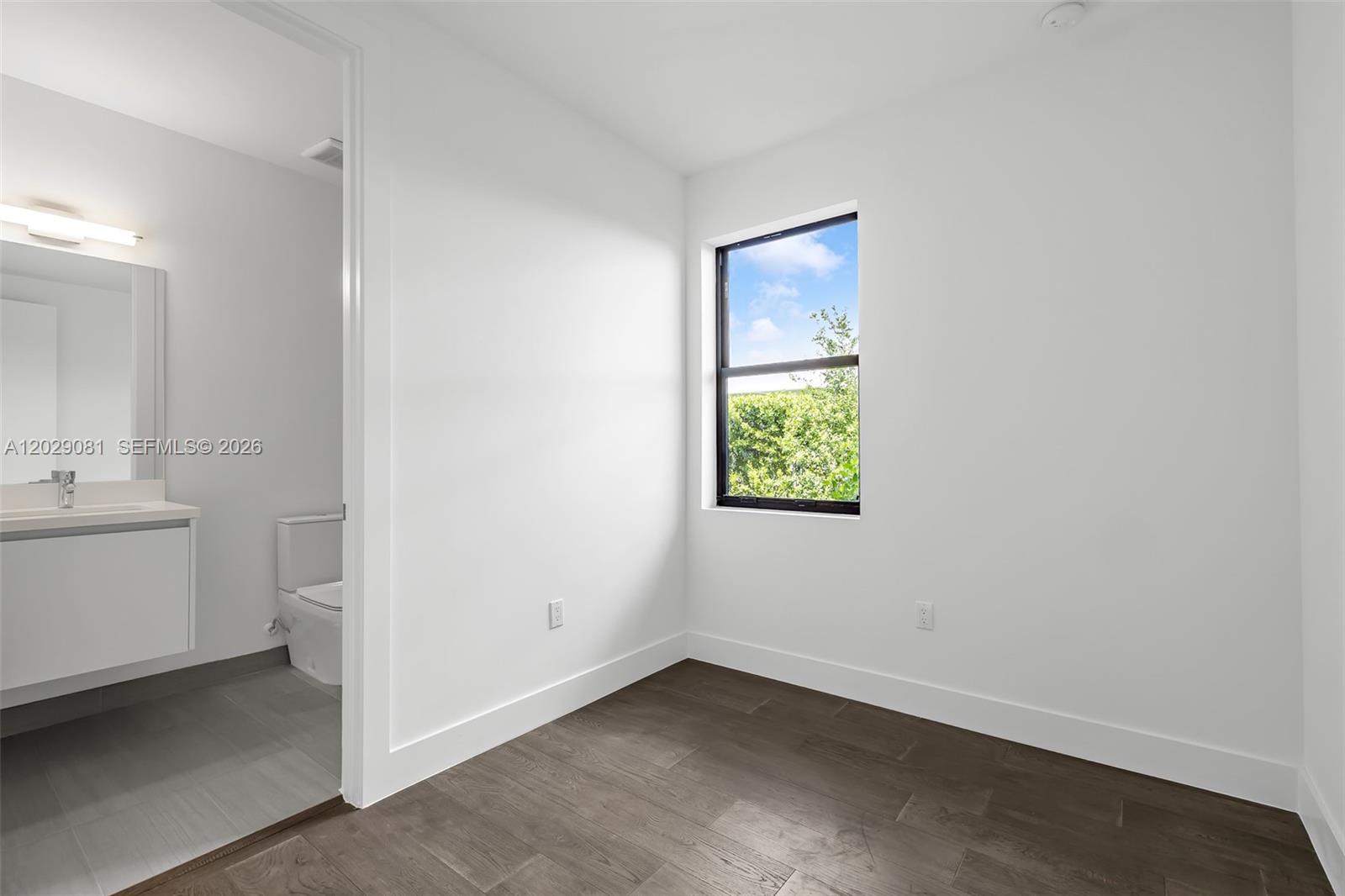 WESTON ESTATES - Residential