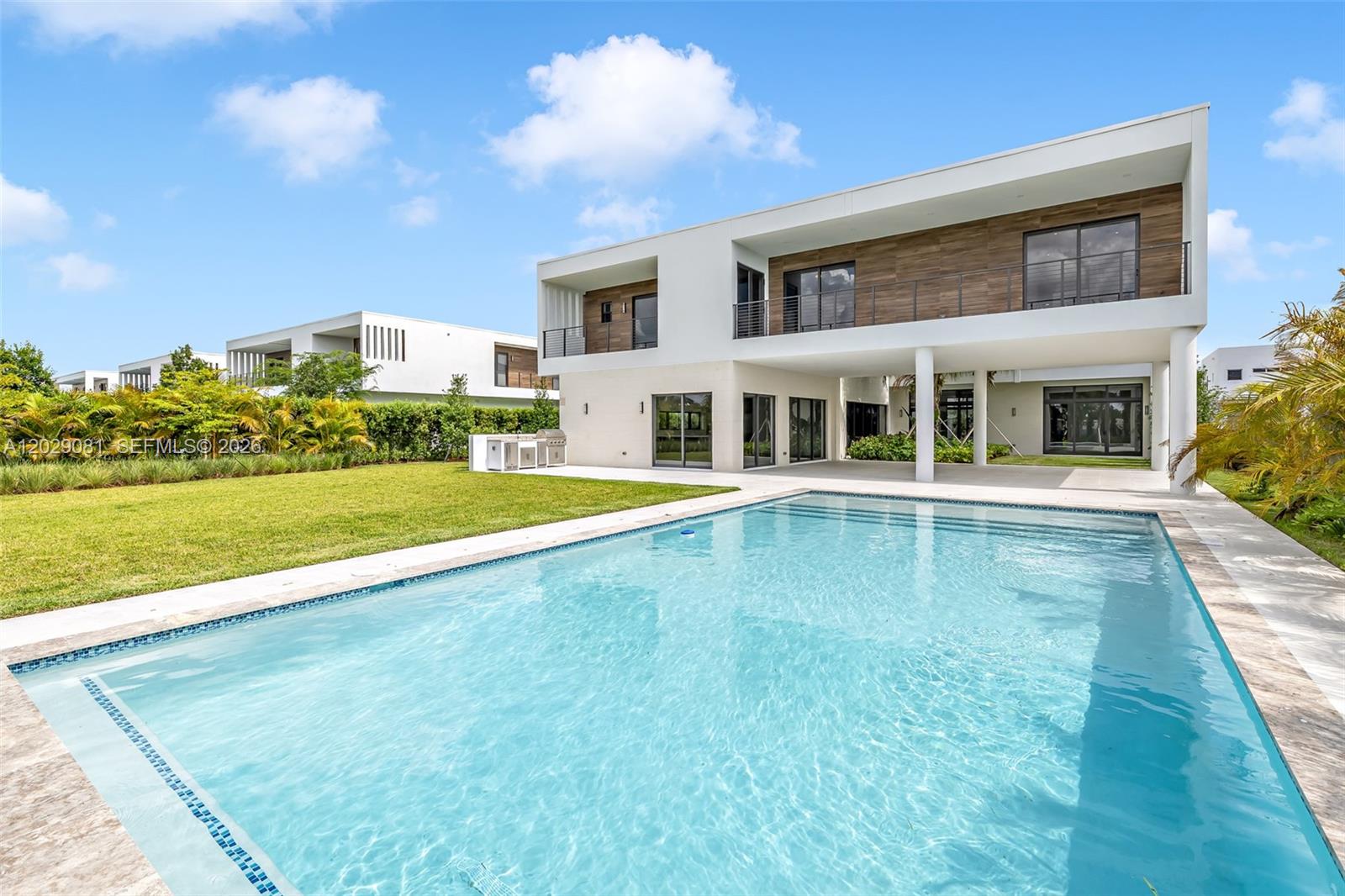 WESTON ESTATES - Residential