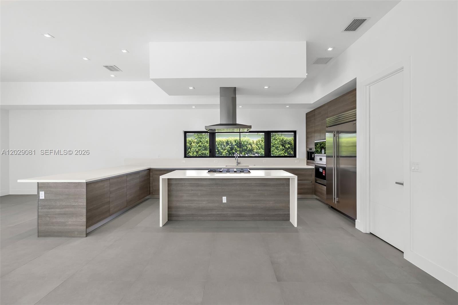 WESTON ESTATES - Residential