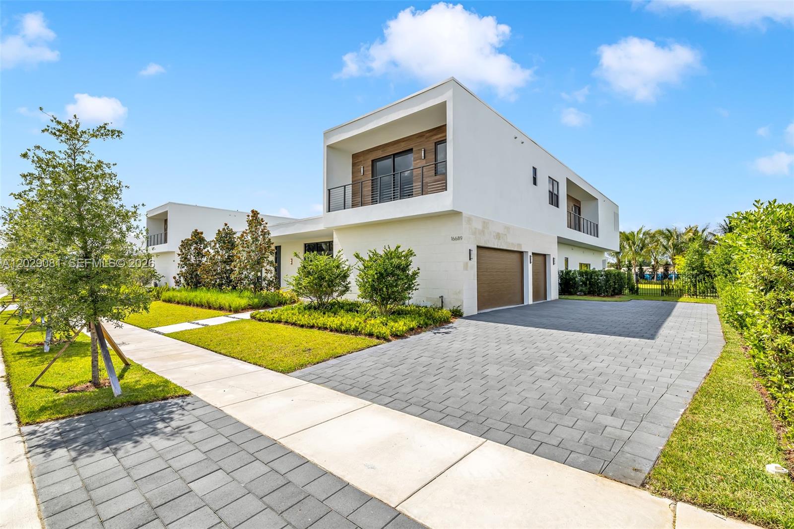WESTON ESTATES - Residential