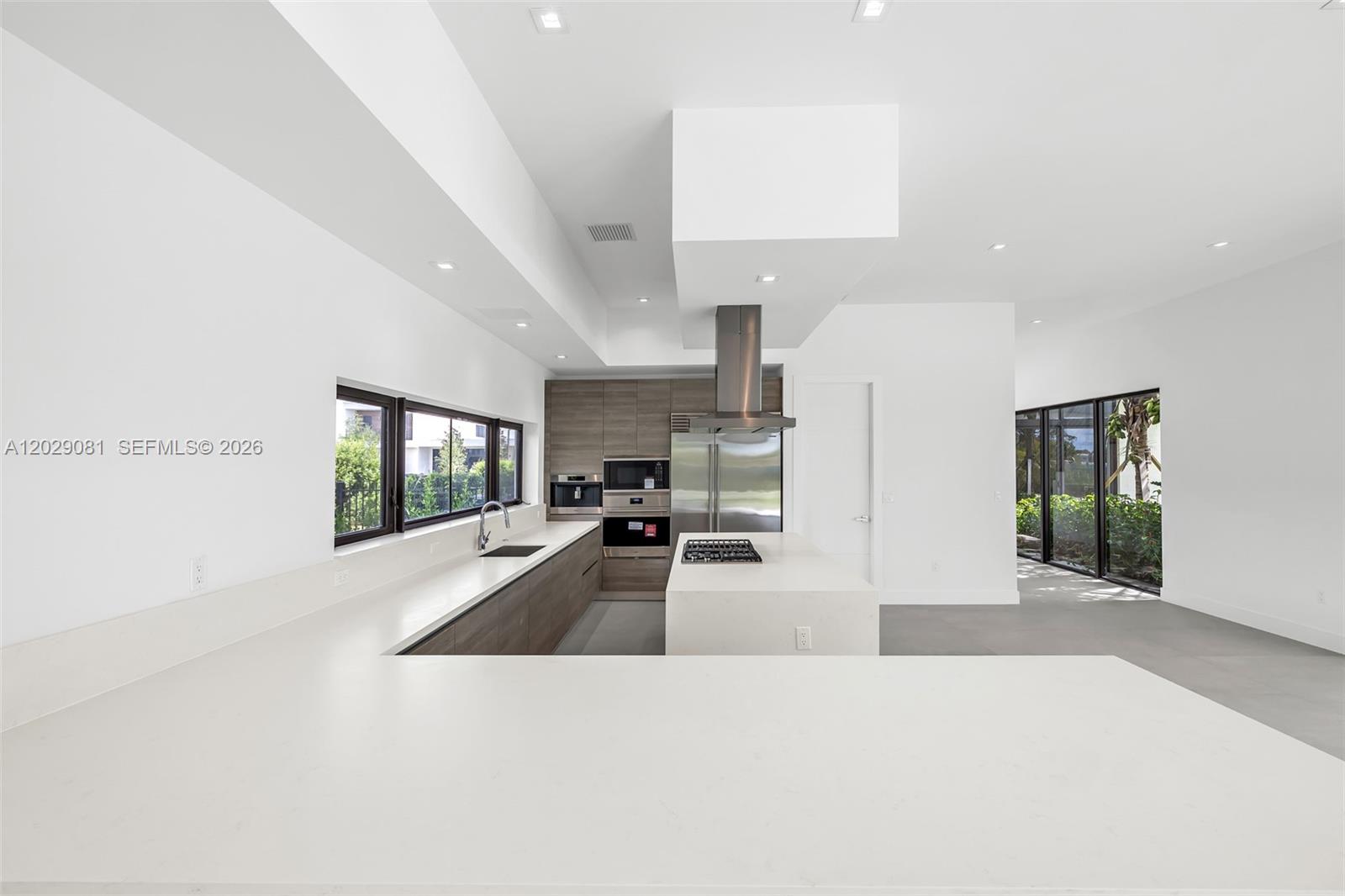 WESTON ESTATES - Residential