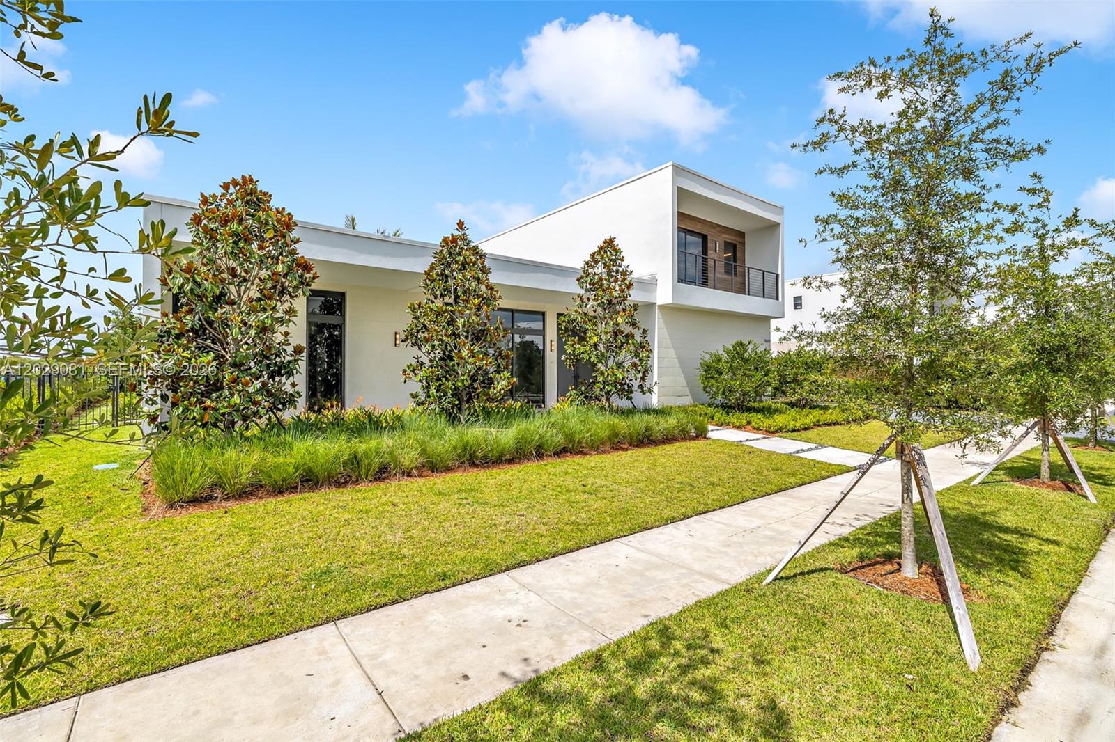 WESTON ESTATES - Residential