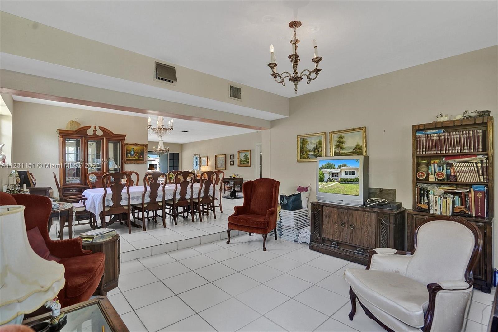 ALTOS DEL MAR NO 4 - Residential