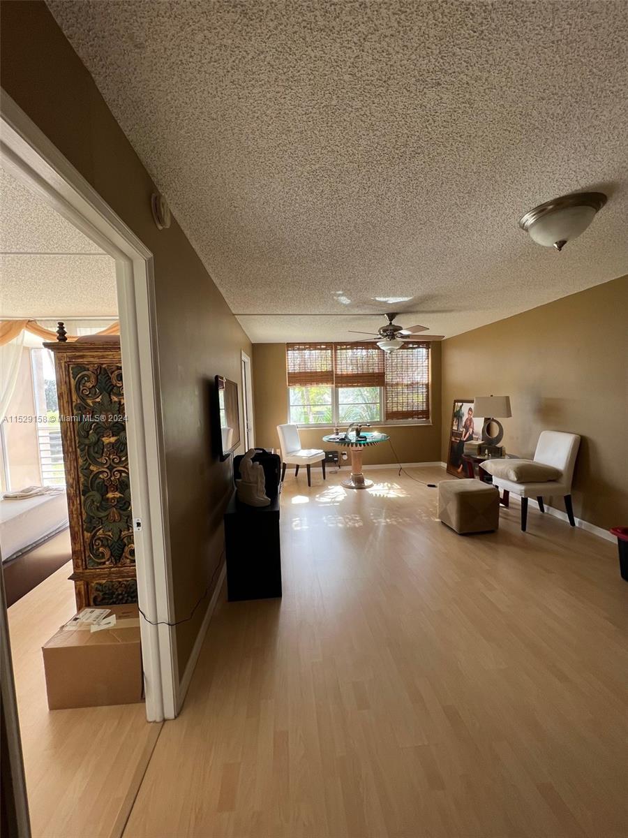 LIVE OAK CONDO ELEVEN - Residential Lease