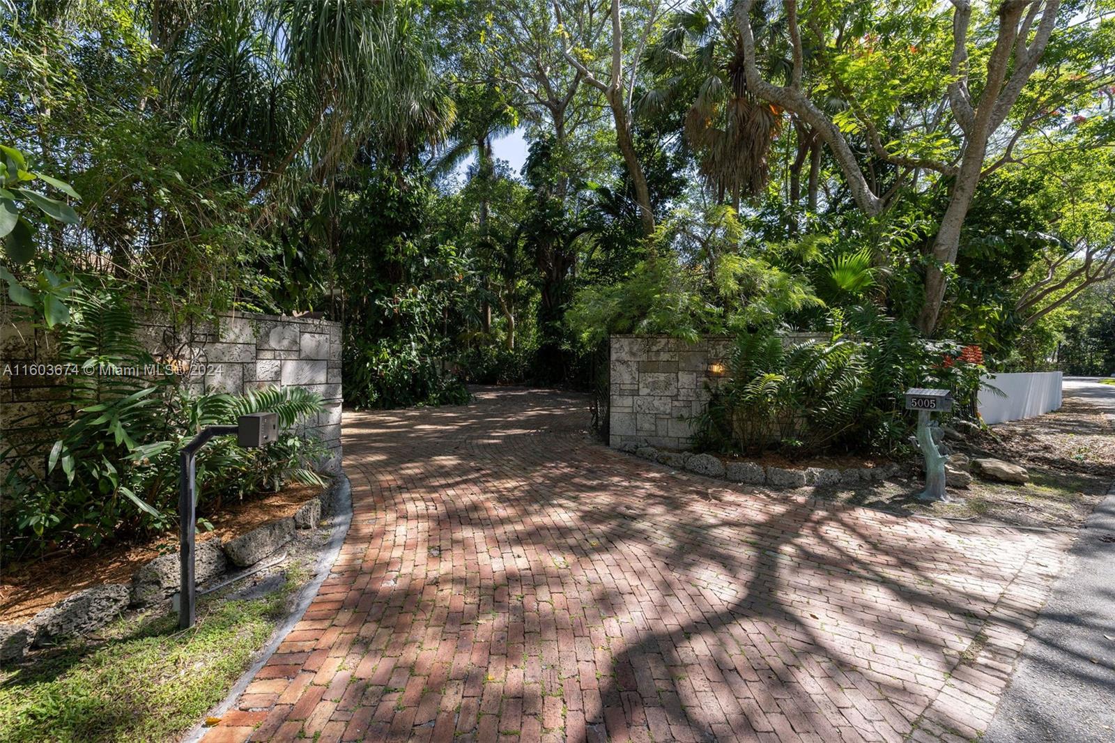 HAMMOCK PARK - Residential