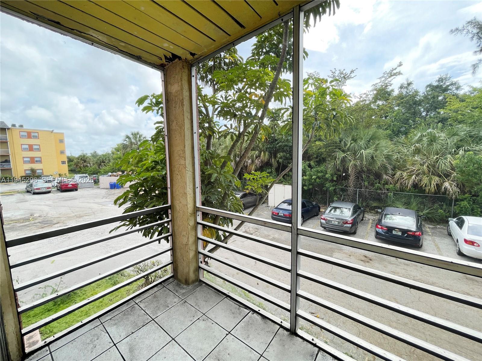 BROOKFIELD SQUARE CONDO - Residential
