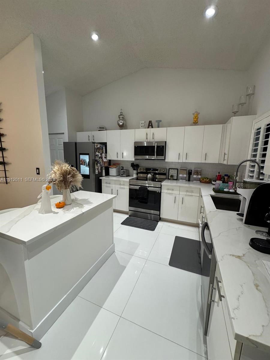 WEST GLEN - Residential