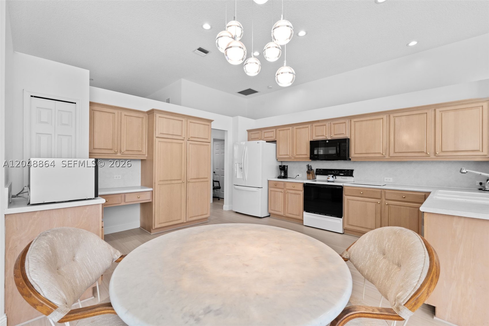 KENSINGTON - Residential