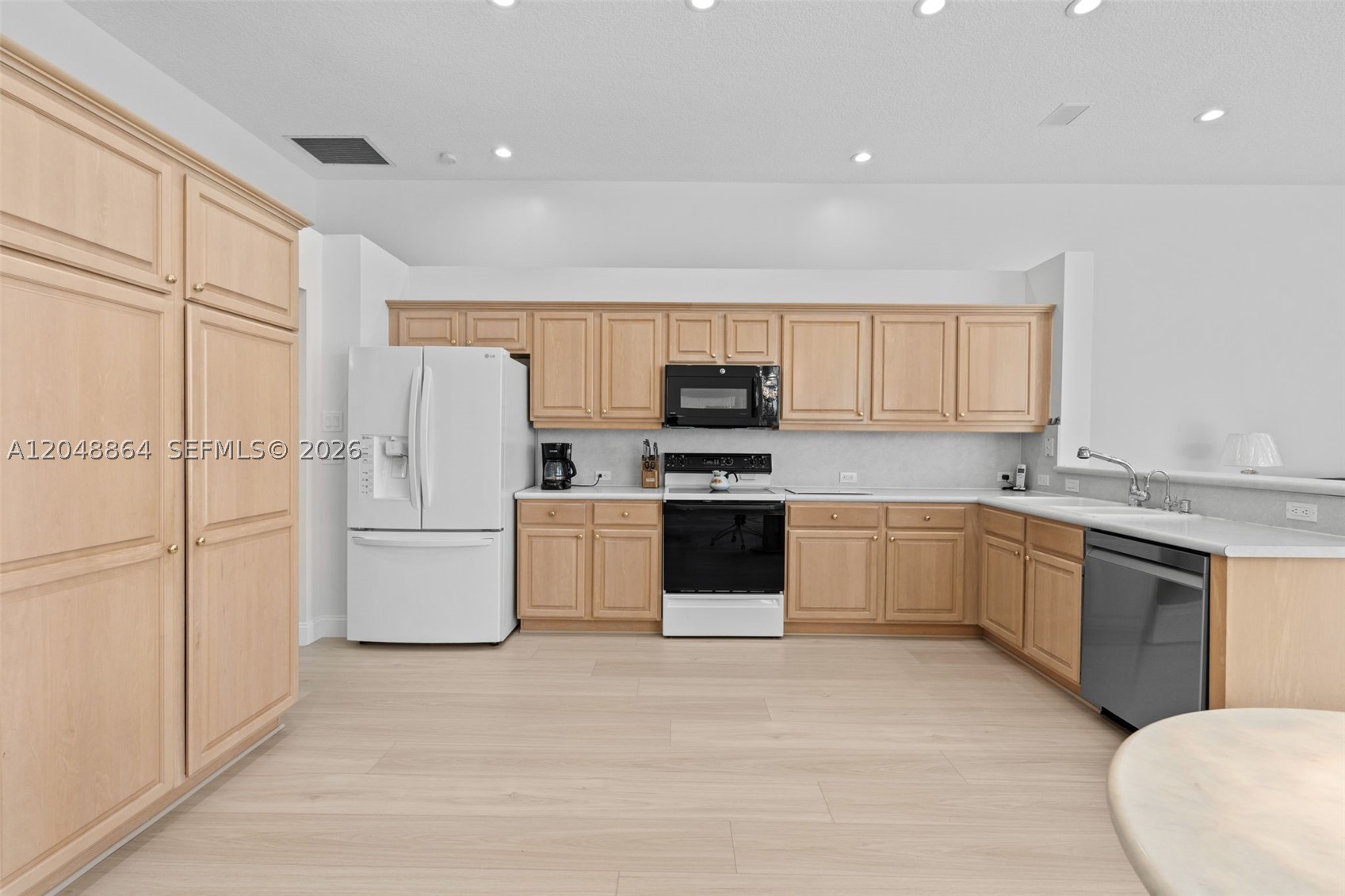KENSINGTON - Residential