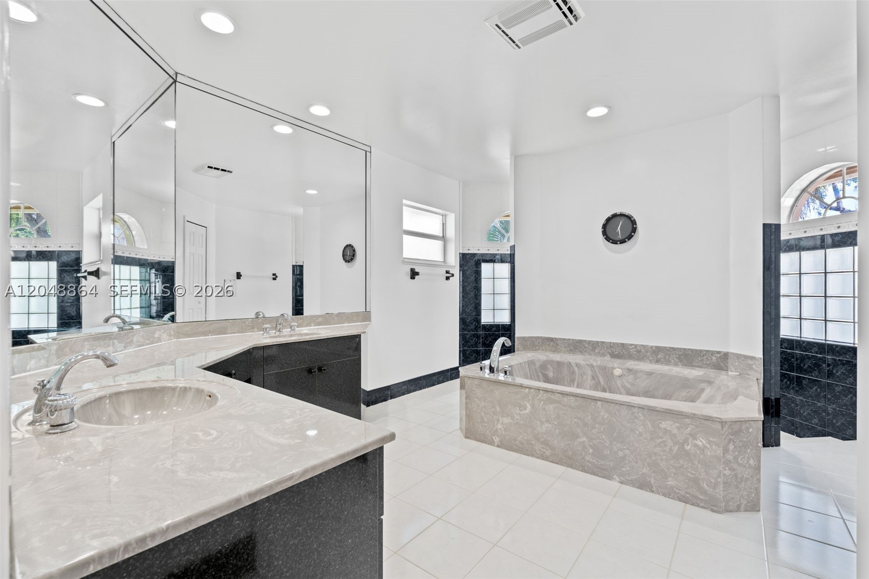 KENSINGTON - Residential
