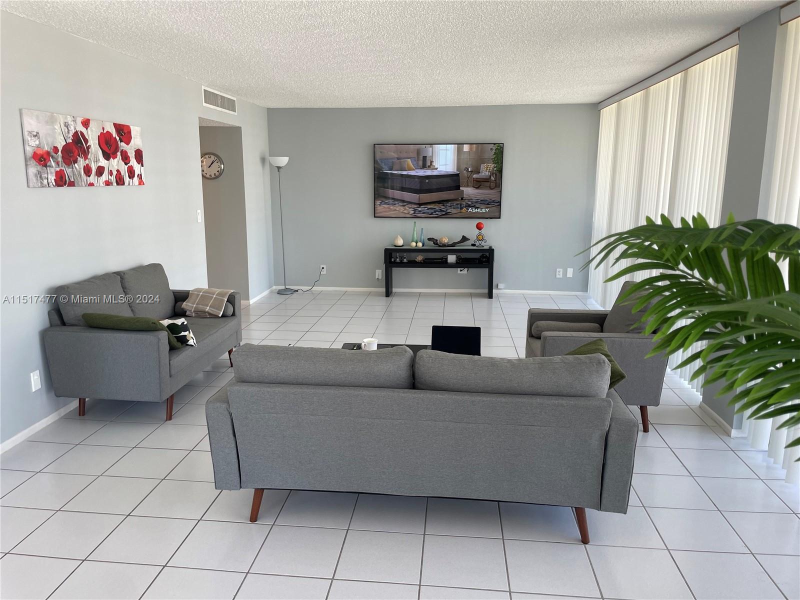 AVANT GARDE CONDO - Residential Lease