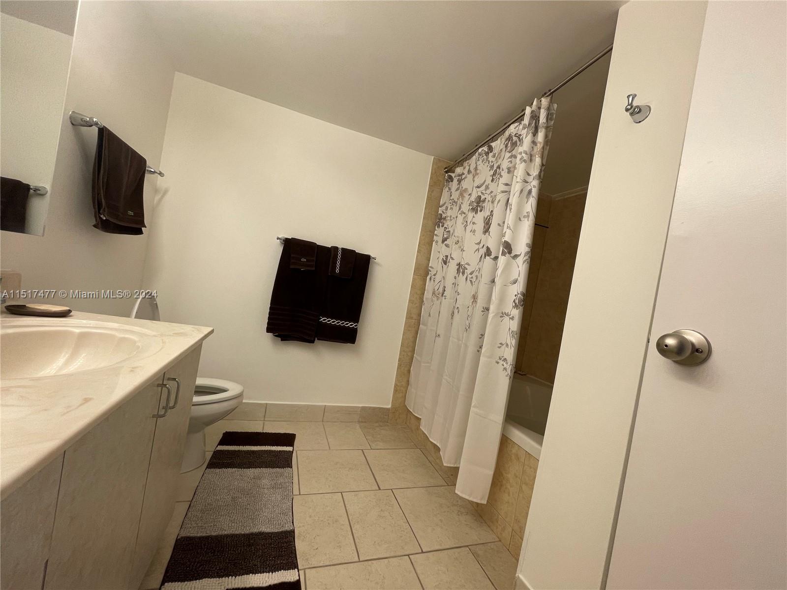 AVANT GARDE CONDO - Residential Lease
