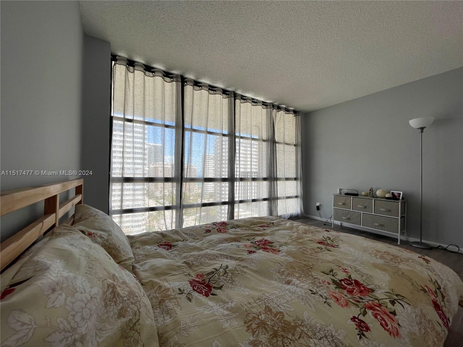 AVANT GARDE CONDO - Residential Lease