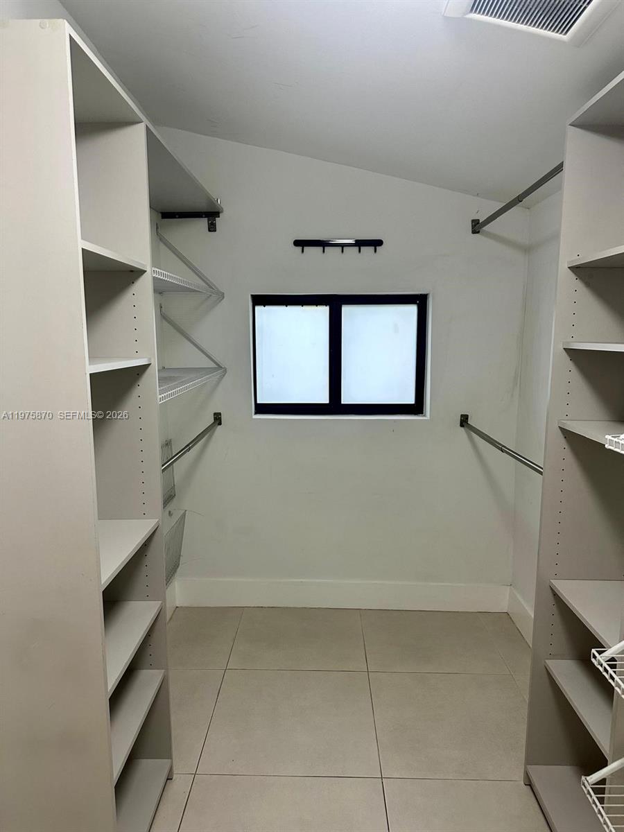 ARCH CREEKS ESTATES - Residential Lease