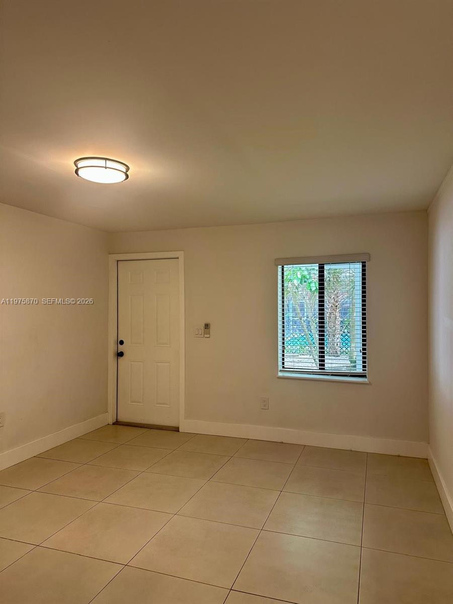 ARCH CREEKS ESTATES - Residential Lease