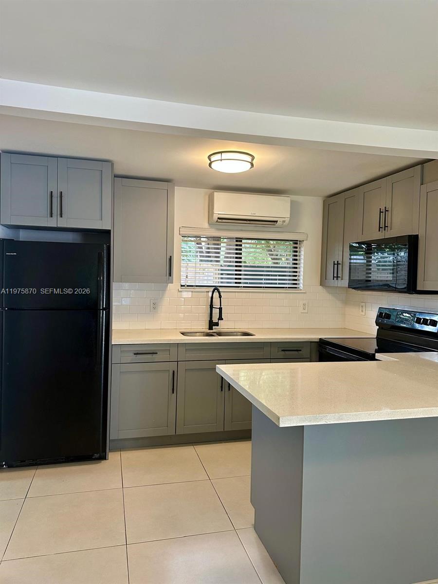 ARCH CREEKS ESTATES - Residential Lease